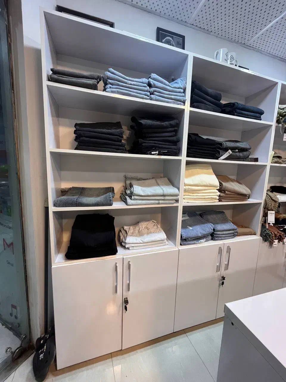 فروش دکور مغازه به دلیل تغییر شغل|فروشگاه و مغازه|قم, زنبیل آباد|دیوار