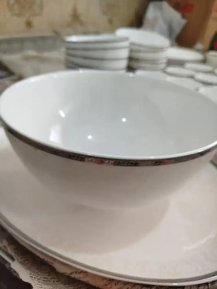 سرویس غذاخوری ۱۸ نفره چینی|ظروف سرو و پذیرایی|تهران, امیریه|دیوار