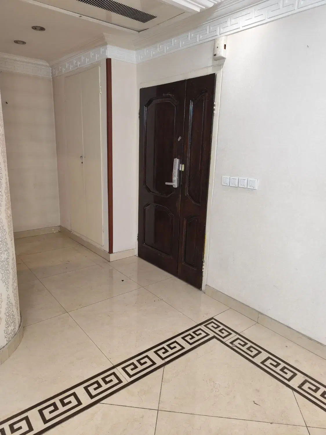 قیطریه 240متر مشرف به پارک تکواحدی