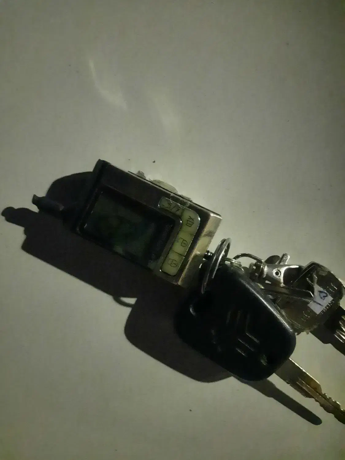 سویچ و دزگیر|اشیا|بروجرد, |دیوار