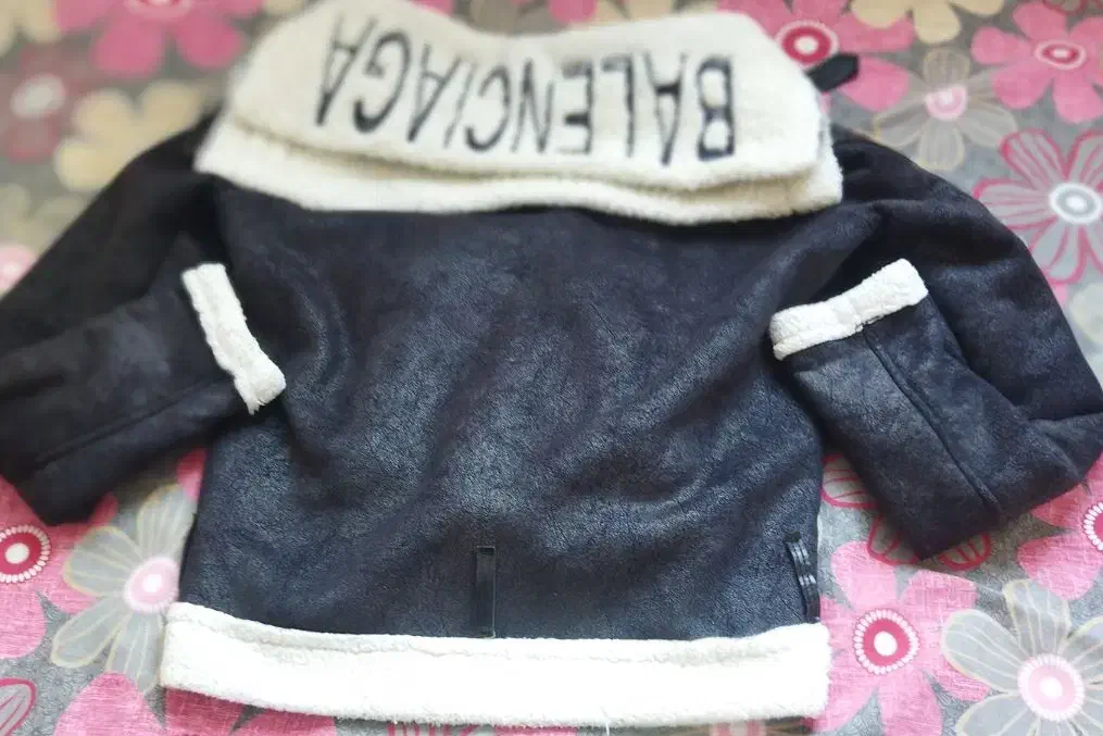 پلیوربر سنین 12الی16سال البته ب جسه بچه ام مونده|کفش و لباس بچه|قروه, |دیوار