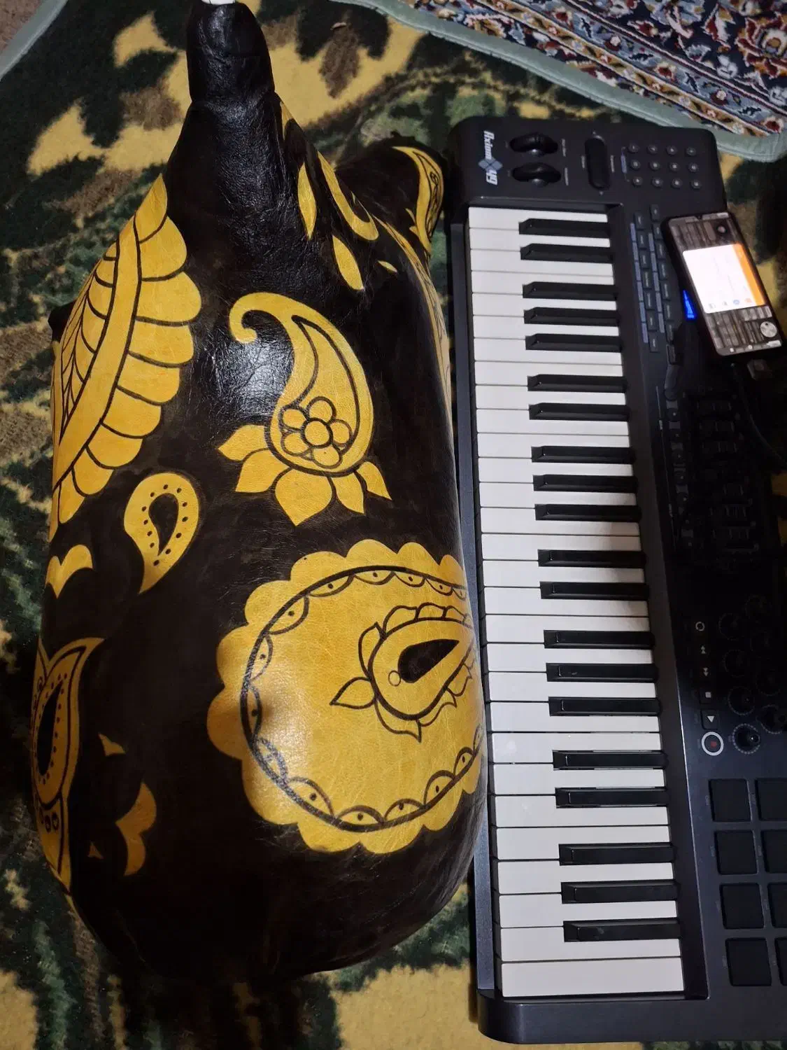 نی انبان|سازهای بادی|آبادان, |دیوار