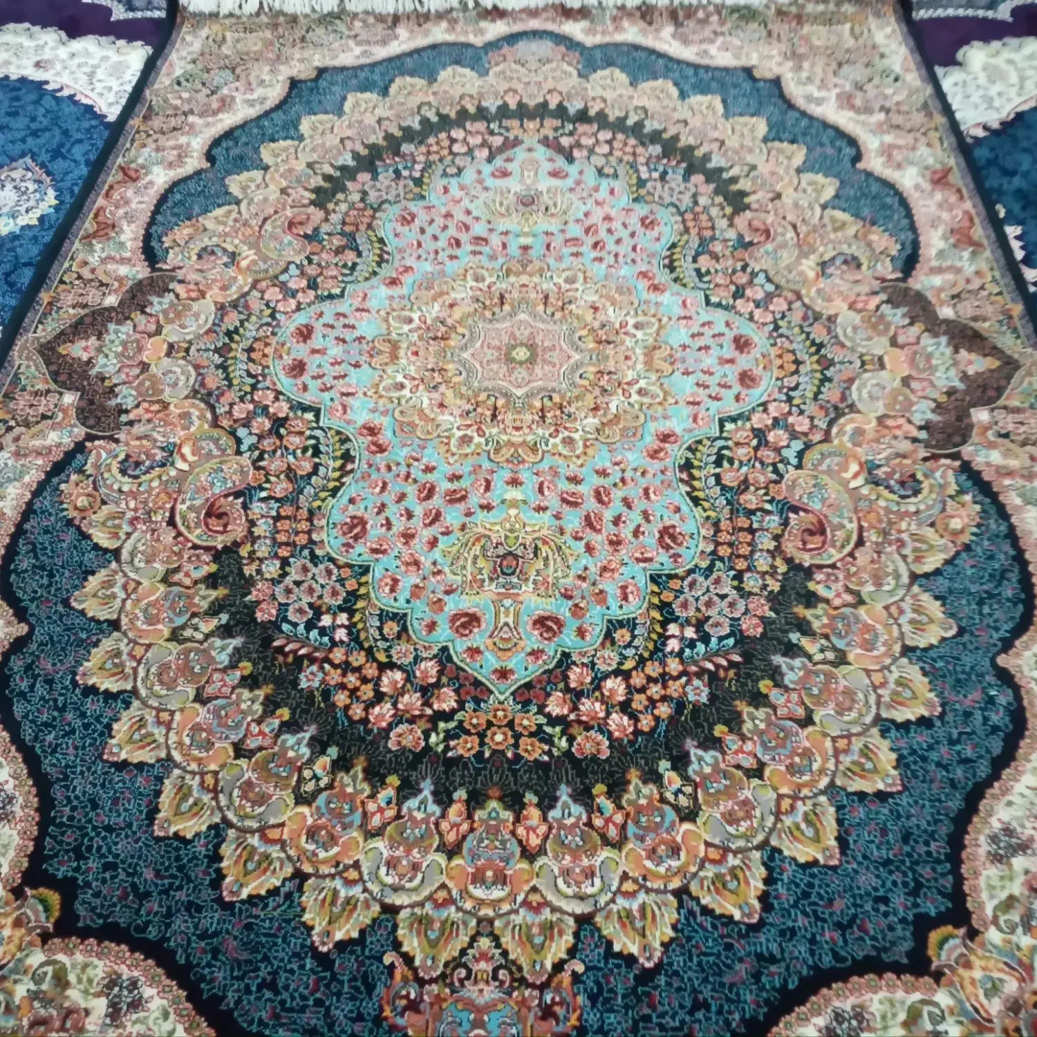 فرش ۶ متری ۳ تخته و کناره ریز ماهی ۱ در ۴|فرش|کرمانشاه, |دیوار