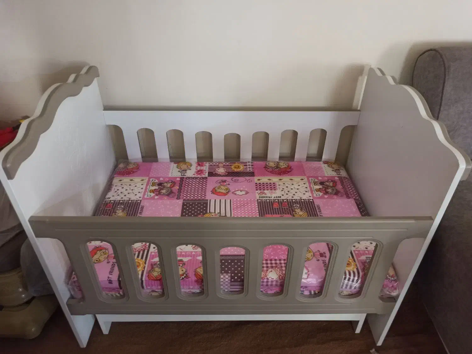 تخت کودک دوکاره و جدید نسکافه ای|تخت و صندلی بچه|همدان, |دیوار