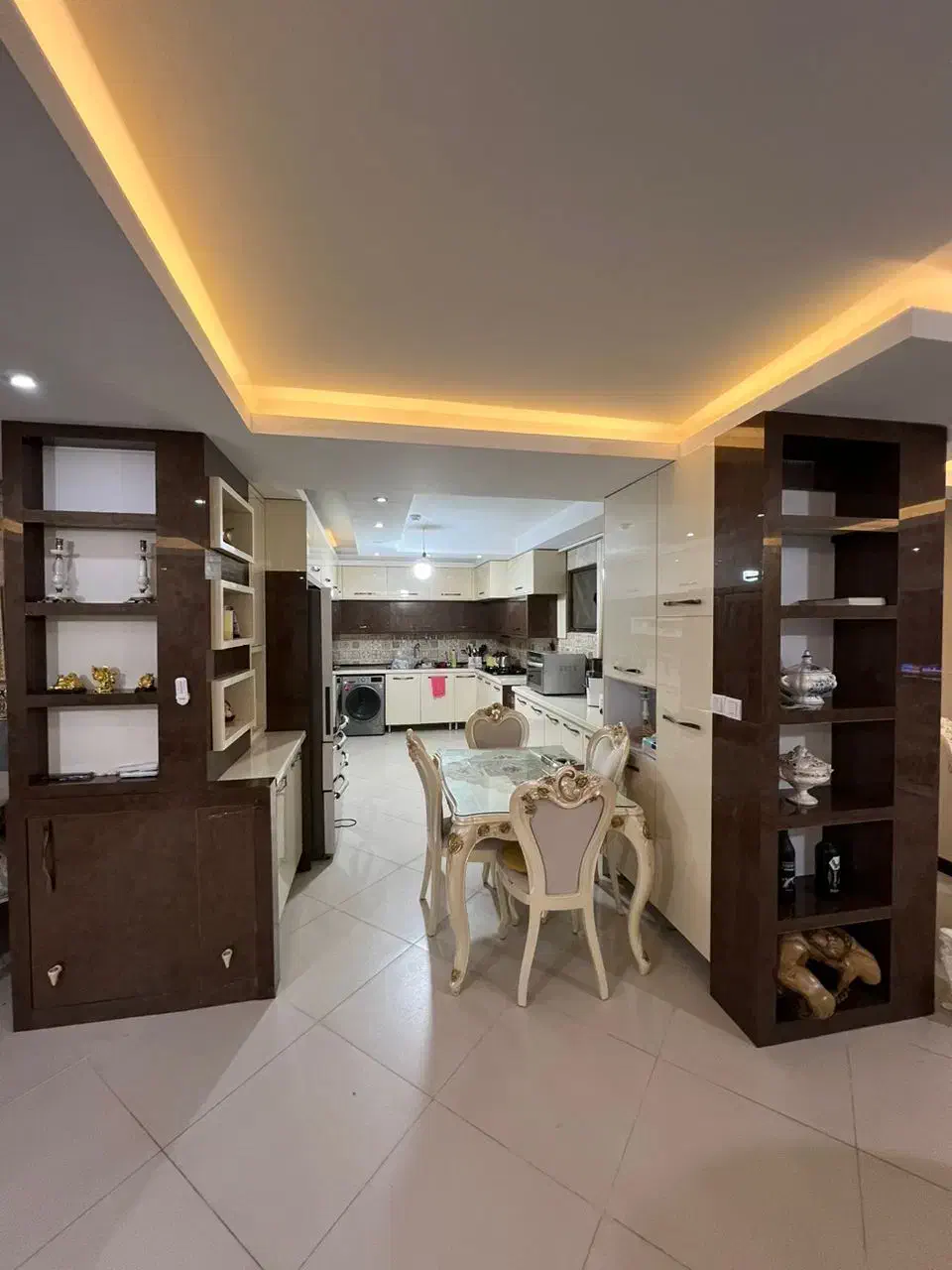 آپارتمان فول امکانات ۱۵۵متر تاپ لوکیشن فردوسی|فروش آپارتمان|شاهین‌شهر, فردوسی|دیوار