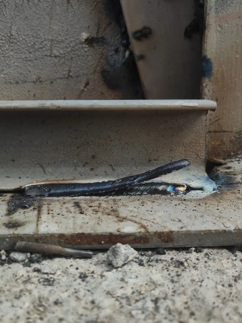 استخدام جوشکار و وردست جوشکار|استخدام معماری، عمران و ساختمانی|قم, دورشهر|دیوار