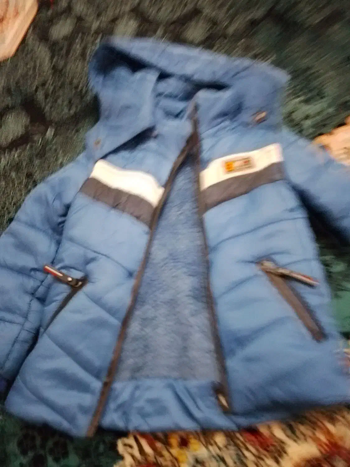 کاپشن|کفش و لباس بچه|قدس, شهرقدس|دیوار