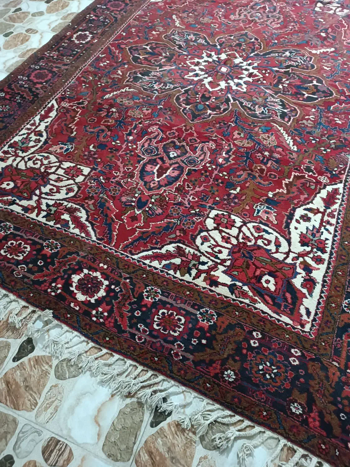 فرش|فرش|عجب شیر, |دیوار