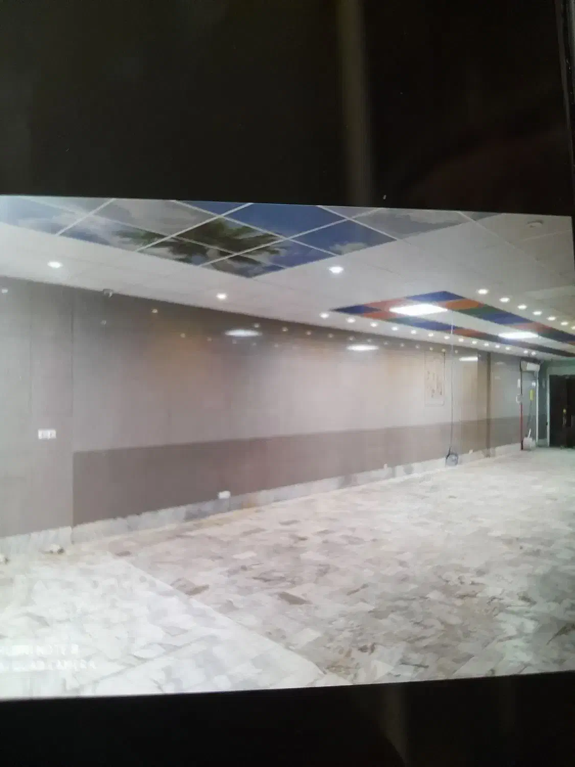 زیرزمین با سقف بلند و بالکن چهل متری|اجارهٔ مغازه و غرفه|قم, باجک یک|دیوار