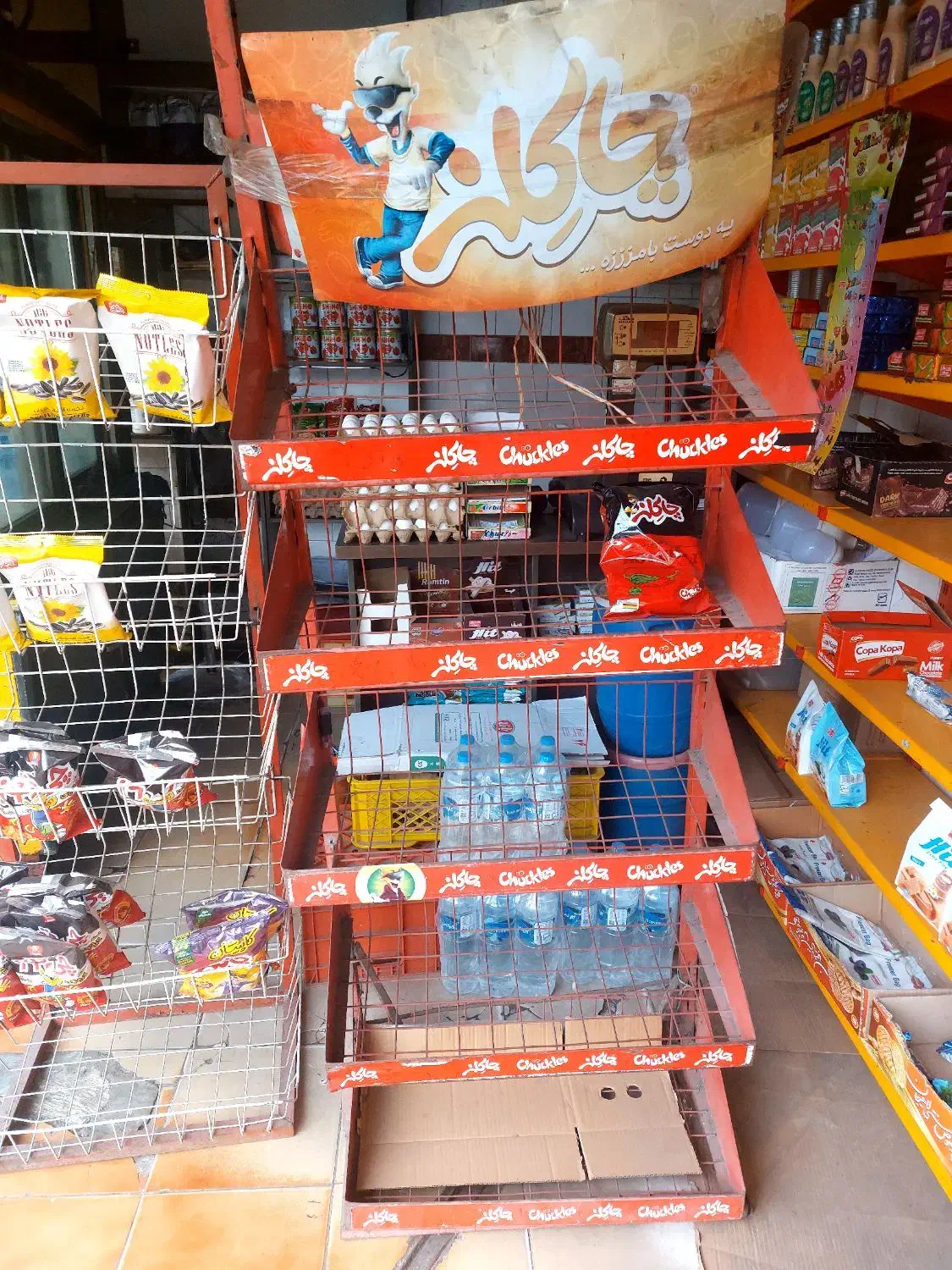 قفسه آهنی چیپس و پفک|فروشگاه و مغازه|لاهیجان, کوی آزادگان|دیوار