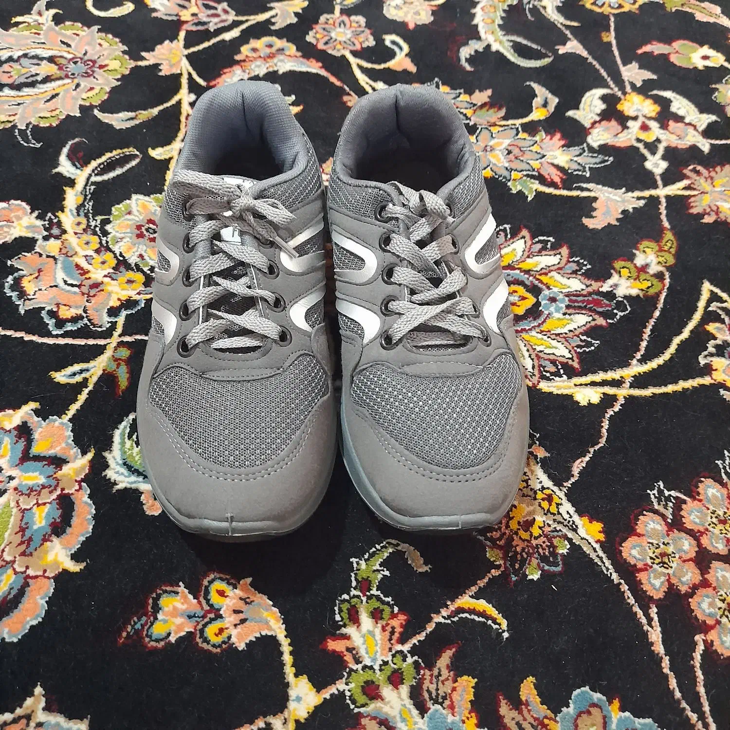 دو جفت کفش|کیف، کفش، کمربند|یاسوج, |دیوار