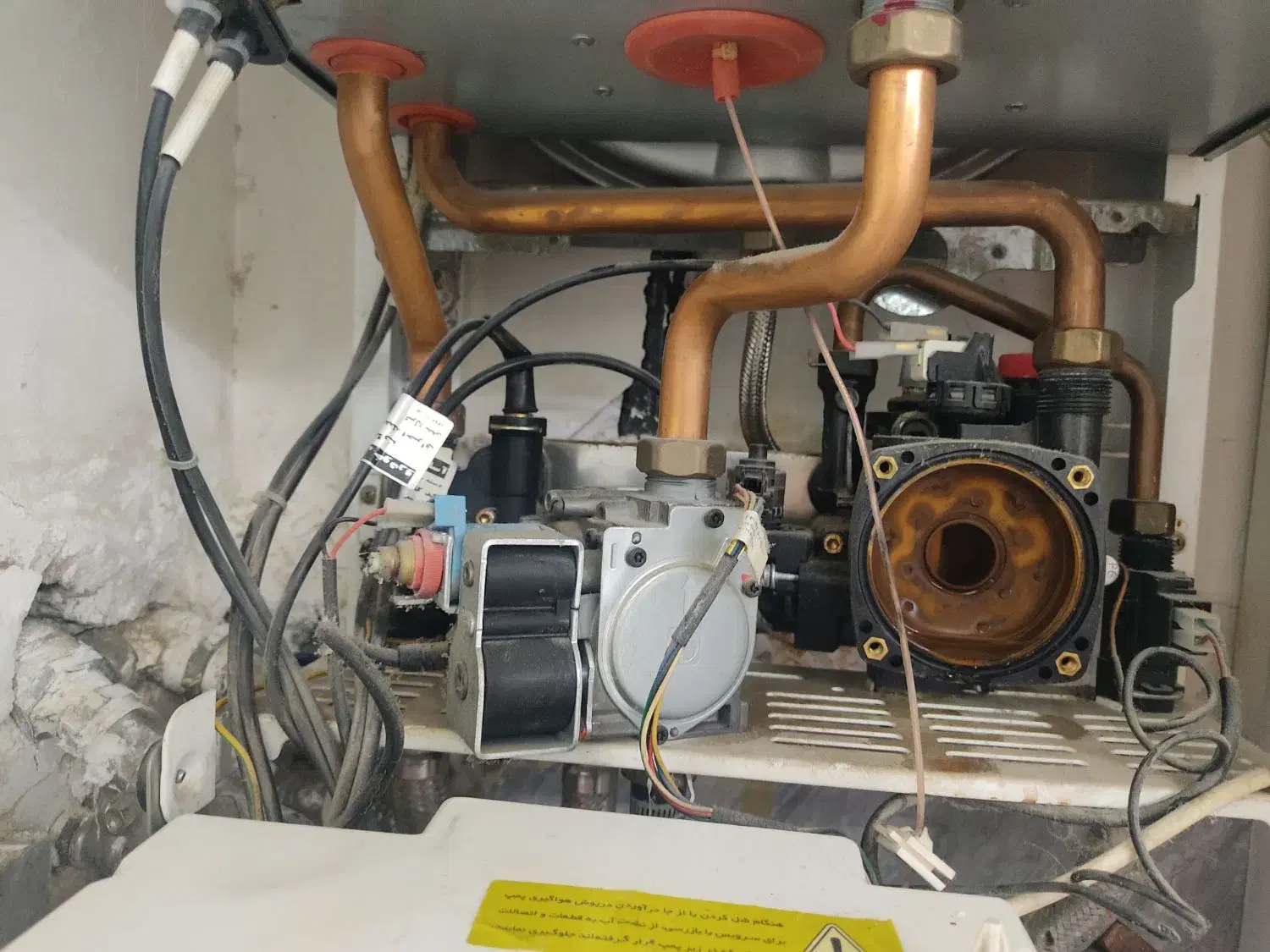 نصب و تعمیر پکیج رادیاتور شوفاژ آبگرمکن بخاری|خدمات پیشه و مهارت|مشهد, گاز|دیوار