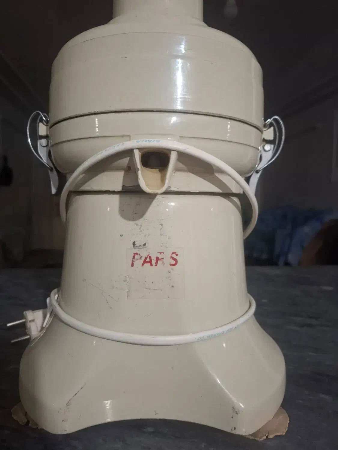 ابمیوه گیری قدیمی و چرخ گوشت|آبمیوه‌گیر و آب‌مرکبات‌گیر|گلپایگان, |دیوار