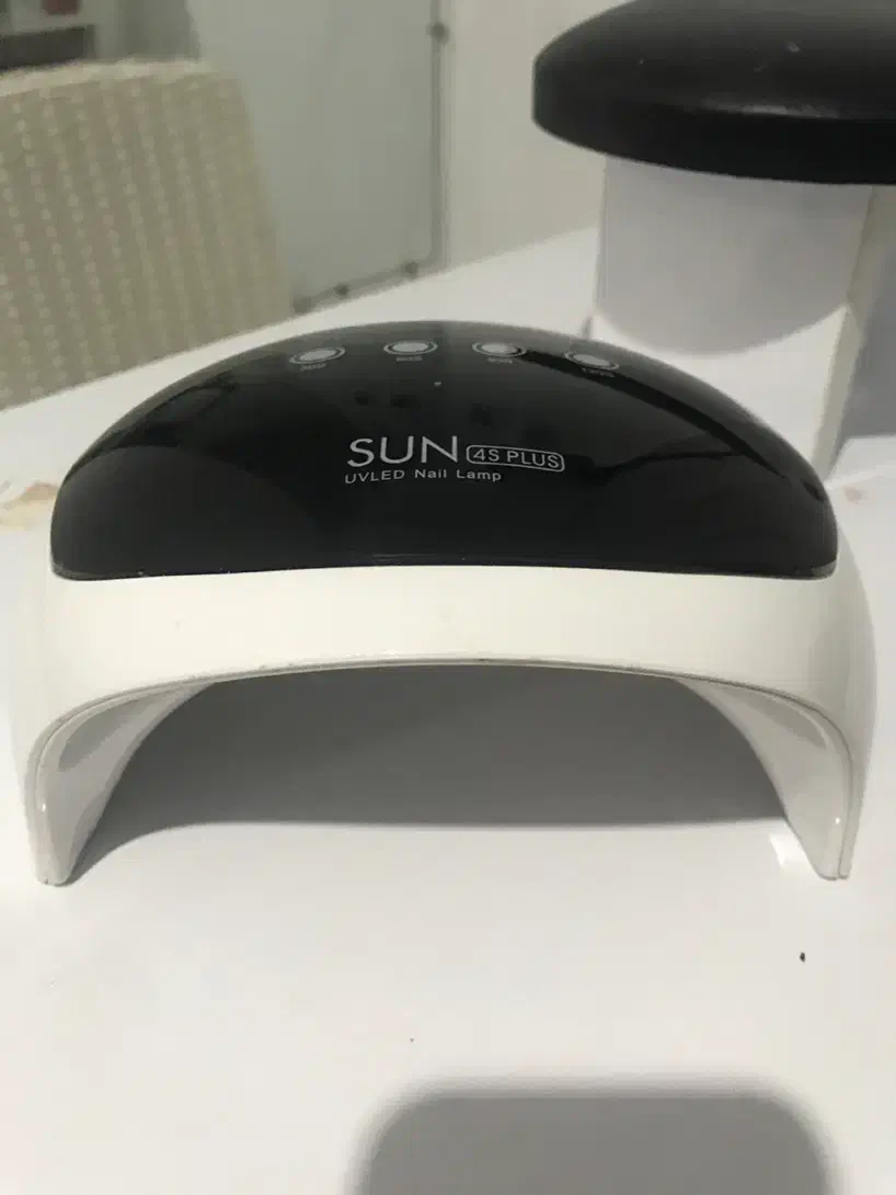 یو وی ال ای دی|آرایشگاه و سالن‌های زیبایی|شاندیز, |دیوار