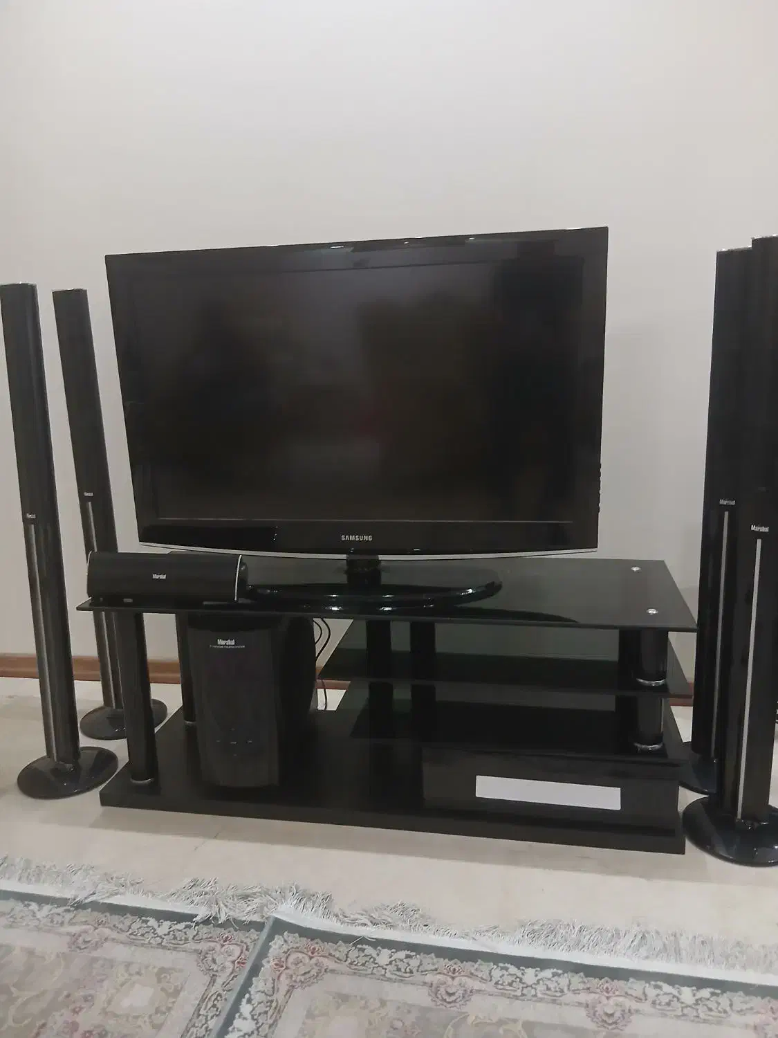 تلویزیون سامسونگ  اصل ۴۲ اینچ با میز|تلویزیون و پروژکتور|تهران, قنات‌کوثر|دیوار