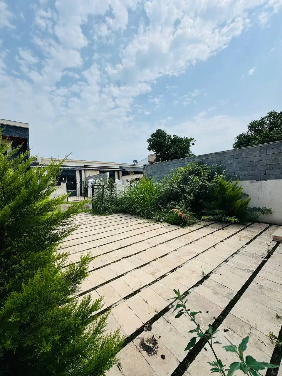 فلت حیاطدار۱۸۰متری/سند۶دانگ/شهرکی/لوکیشن بی نظیر|فروش خانه و ویلا|امامزاده عبدالله, |دیوار