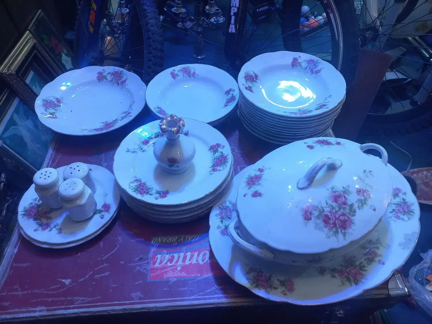 ظرف گل سرخی|ظروف سرو و پذیرایی|تهران, امام حسین|دیوار