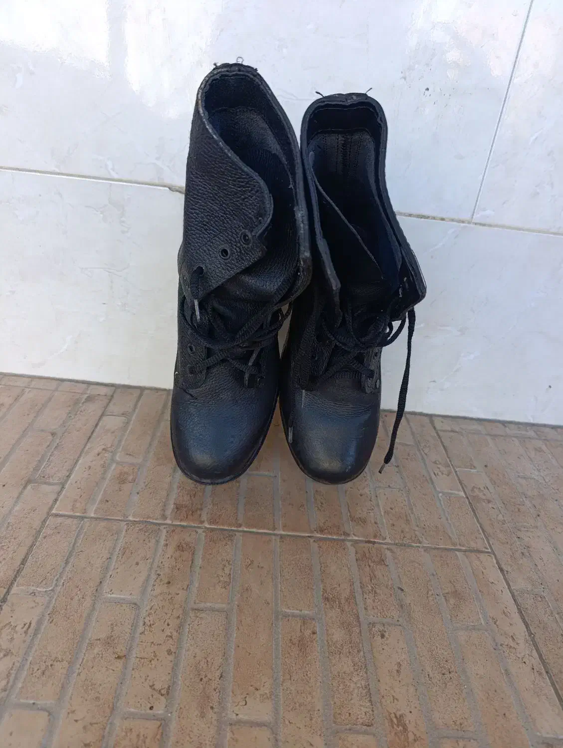 پوتین نو|کیف، کفش، کمربند|گرگان, |دیوار