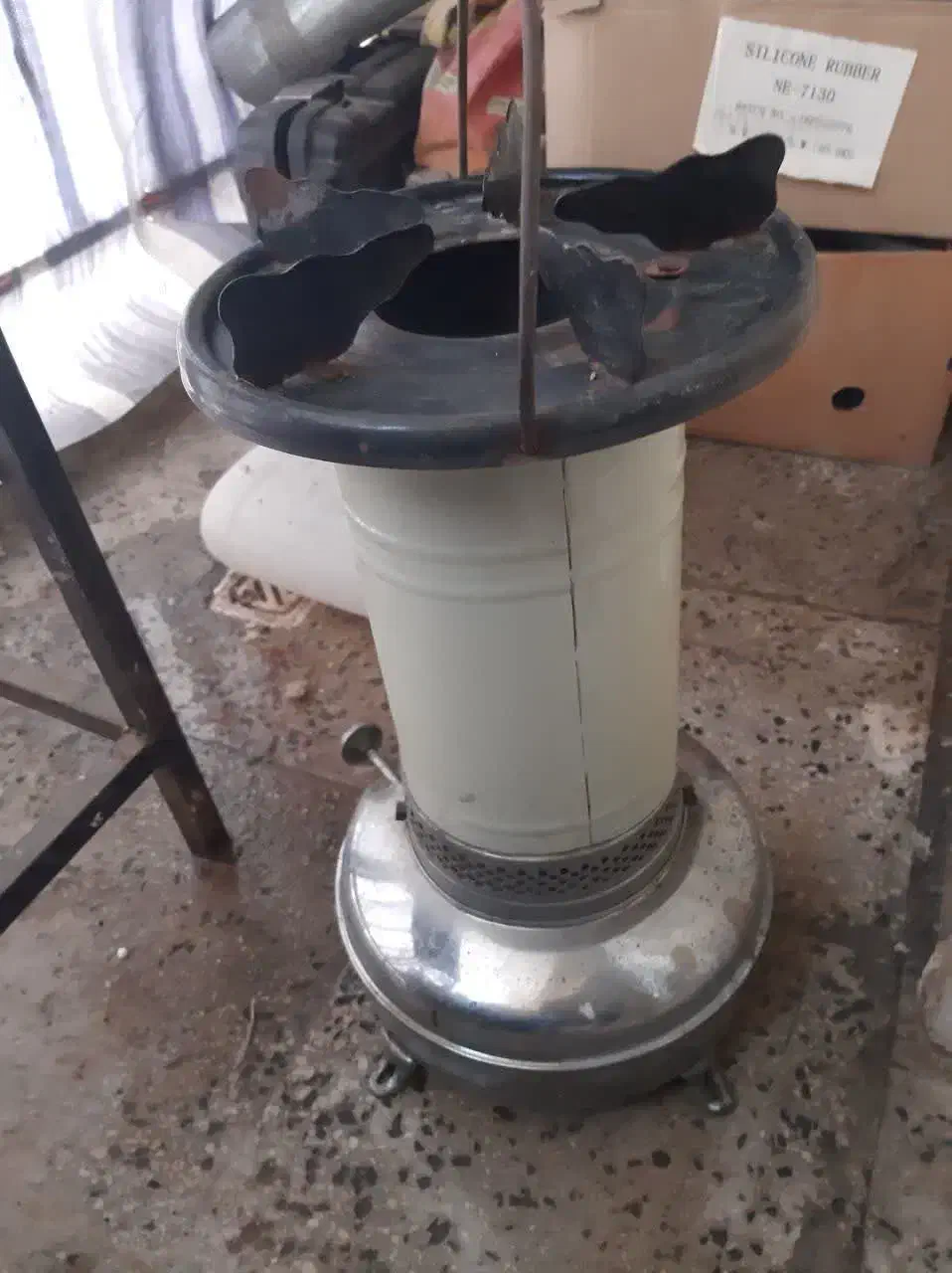 چراغ نفتی در حد نو|بخاری، هیتر، شومینه|قرچک, میرزائی جنوبی|دیوار