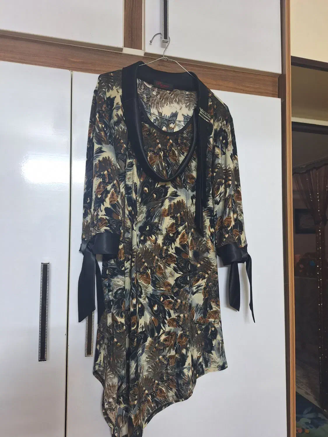 باسلام چند دست لباس در حد نو|لباس|شاهینشهر, خانه کارگر|دیوار