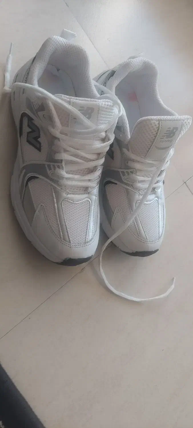 کفش کتانی اسپورت نیو بالانس 530|کیف، کفش، کمربند|پرند, فاز ۰|دیوار