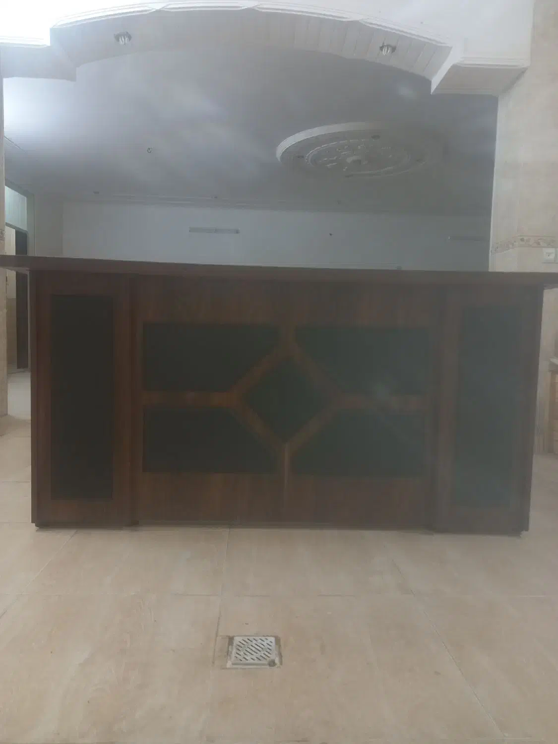 میز مدیریت همراه با صندلی|مبلمان اداری|یزد, |دیوار