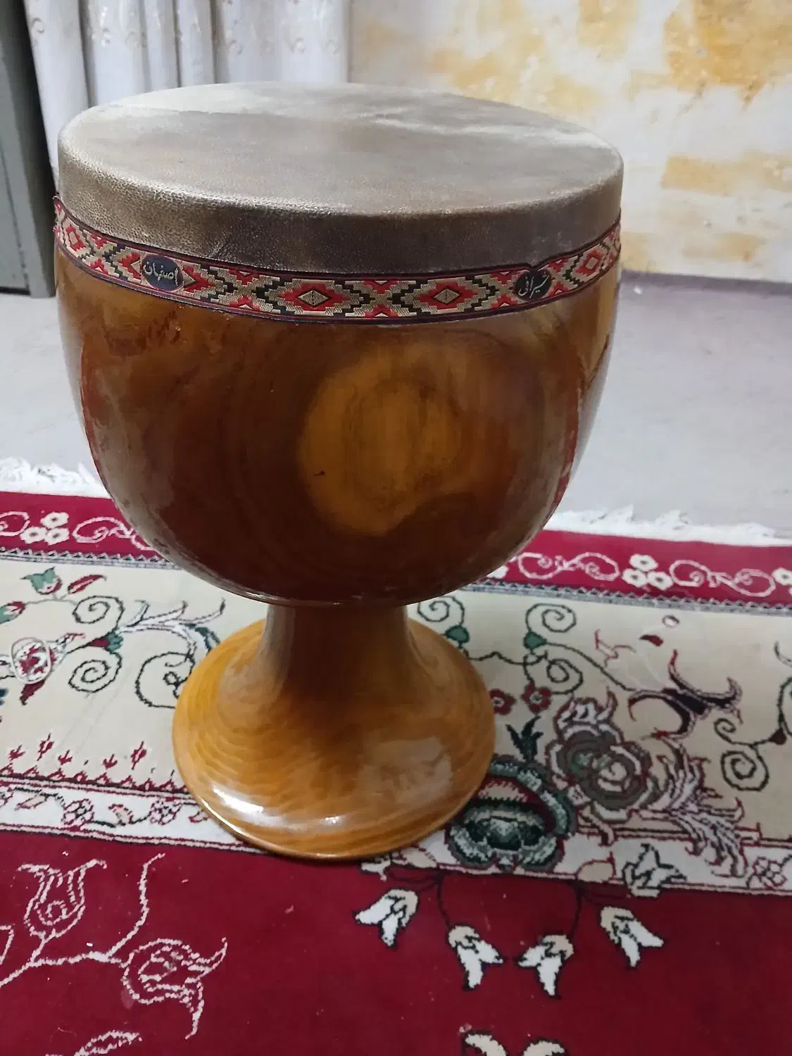 تنبک توت شیرانی|سازهای سنتی|لنجان, |دیوار