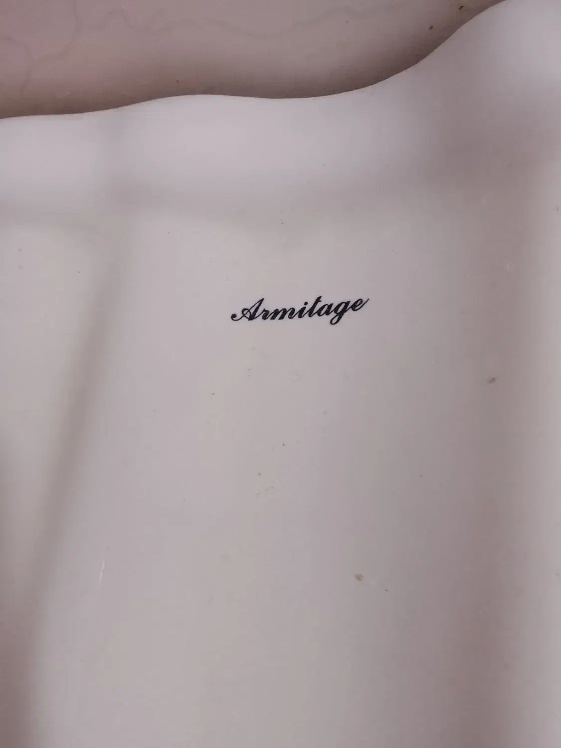 روشویی سفید|لوازم سرویس بهداشتی|رشت, کوی طالقانی|دیوار