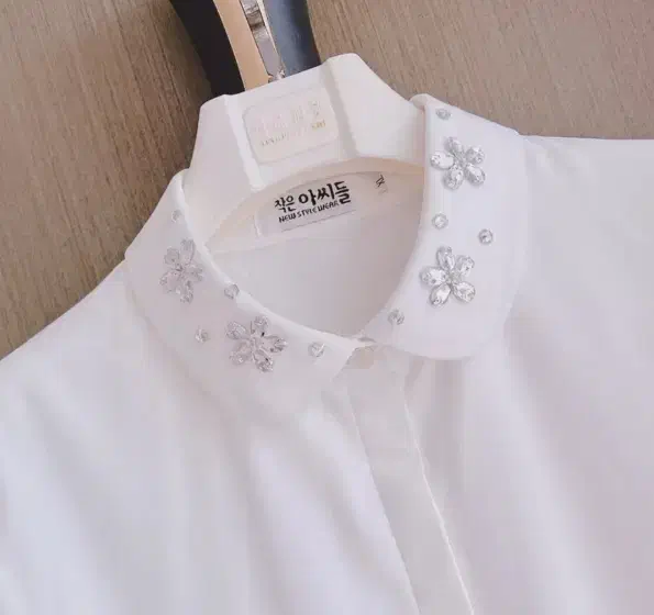 شومیز|لباس|قشم, |دیوار