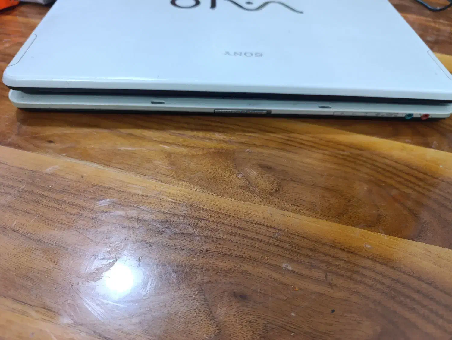 سونی وایو|رایانه همراه|قدس, شهر‌قدس|دیوار