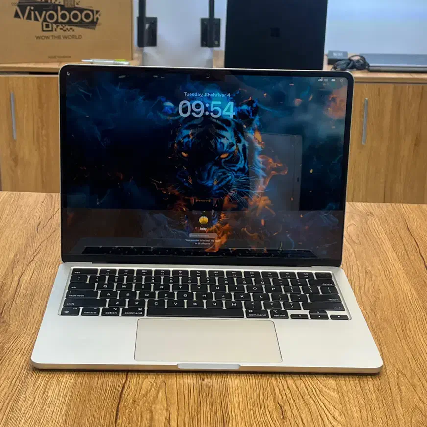 مک بوک Air/M2/8/256 سایکل 49باتری با کارتن|رایانه همراه|مشهد, ارشاد|دیوار