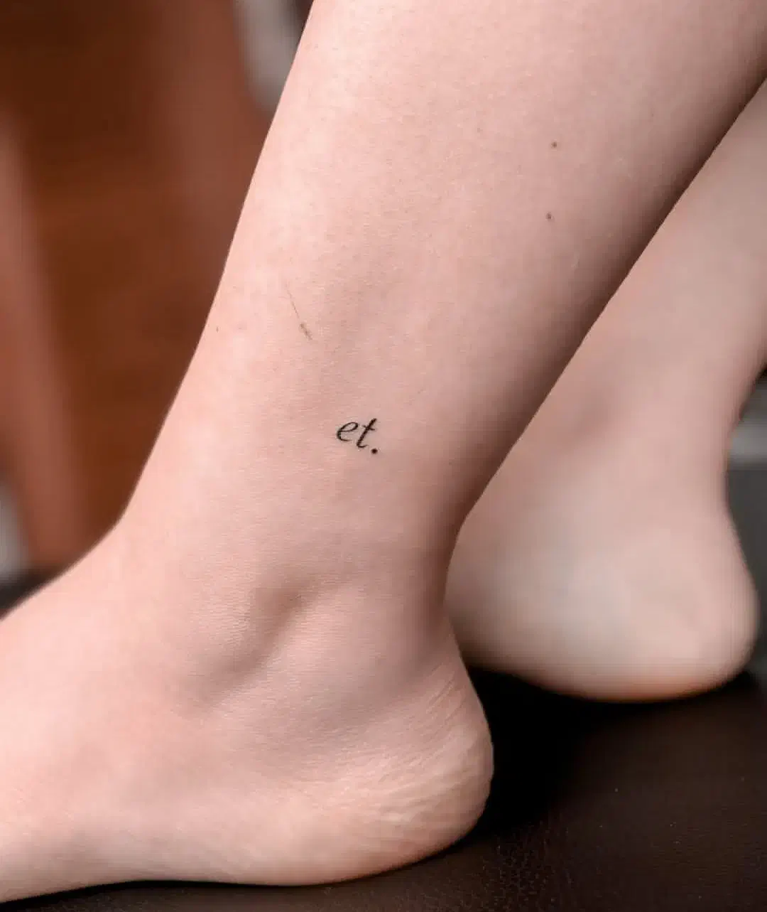 یک خانم برای مدل تتوبدن ، شیدینگ لب ، کاشت مژه|خدمات آرایشگری و زیبایی|کرمانشاه, |دیوار