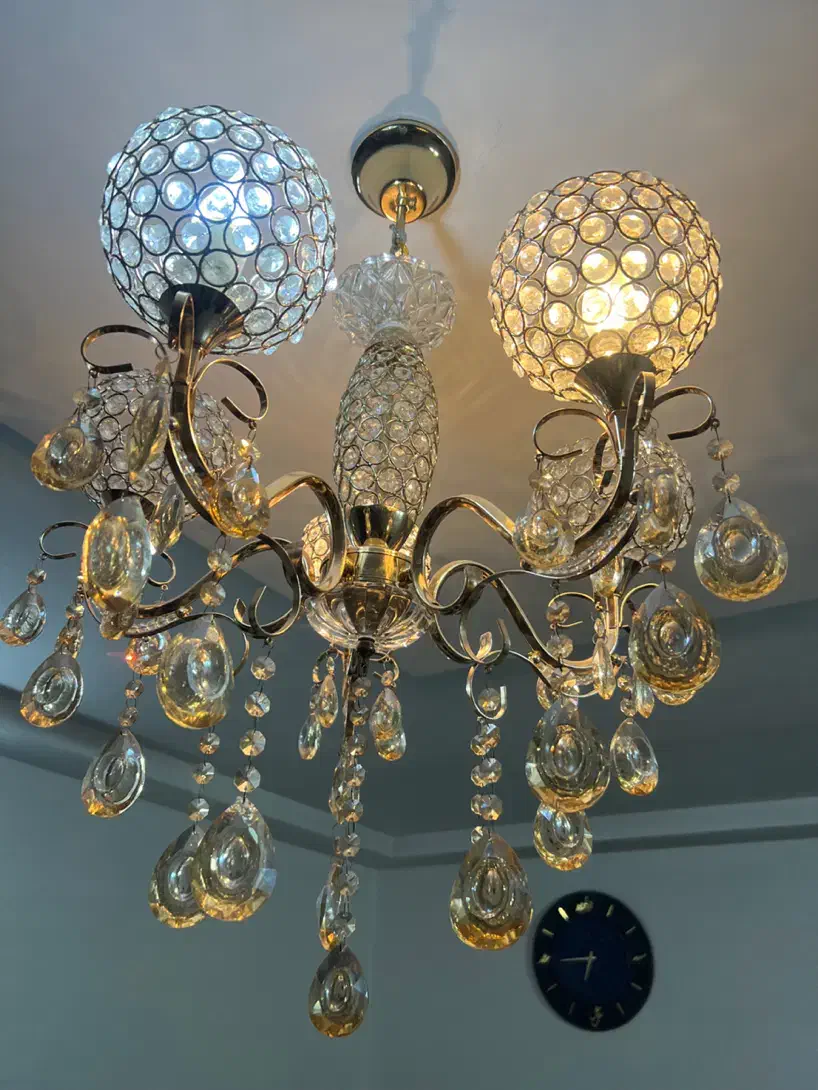 لوستر طلایی رنگ ثابت|لوستر و چراغ آویز|مشهد, الهیه|دیوار