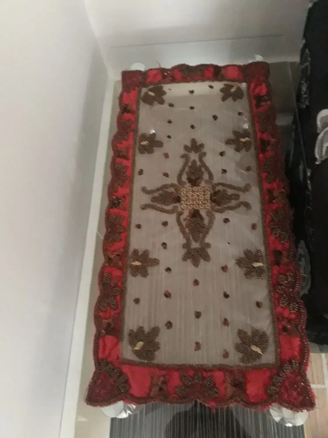 جلومبلی عسلی سه تیکه بارویه منجوق و سنگ دوزی شده|مبلمان خانگی و میز عسلی|میانه, |دیوار