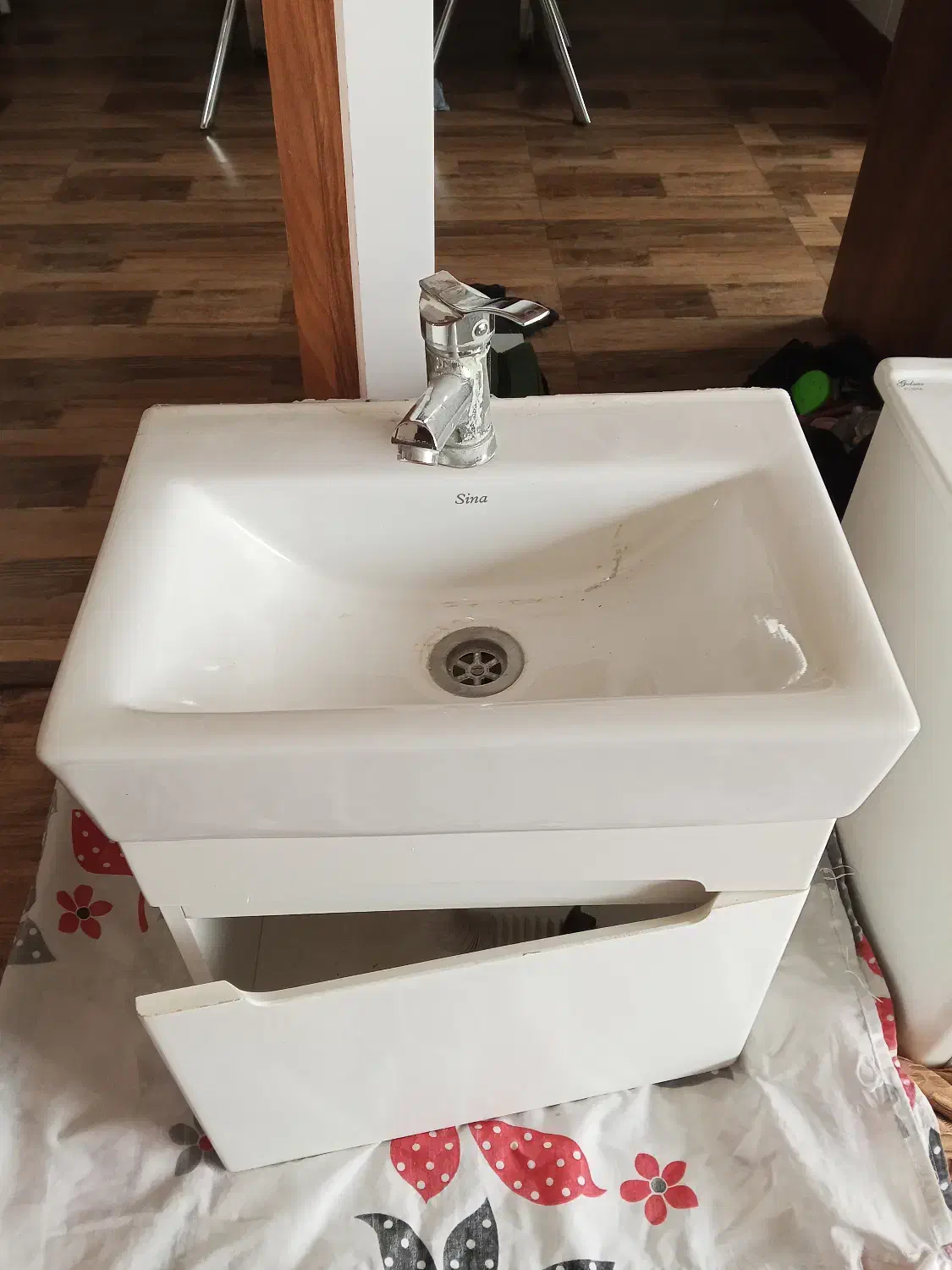 کابینت دستشویی|لوازم سرویس بهداشتی|همدان, |دیوار