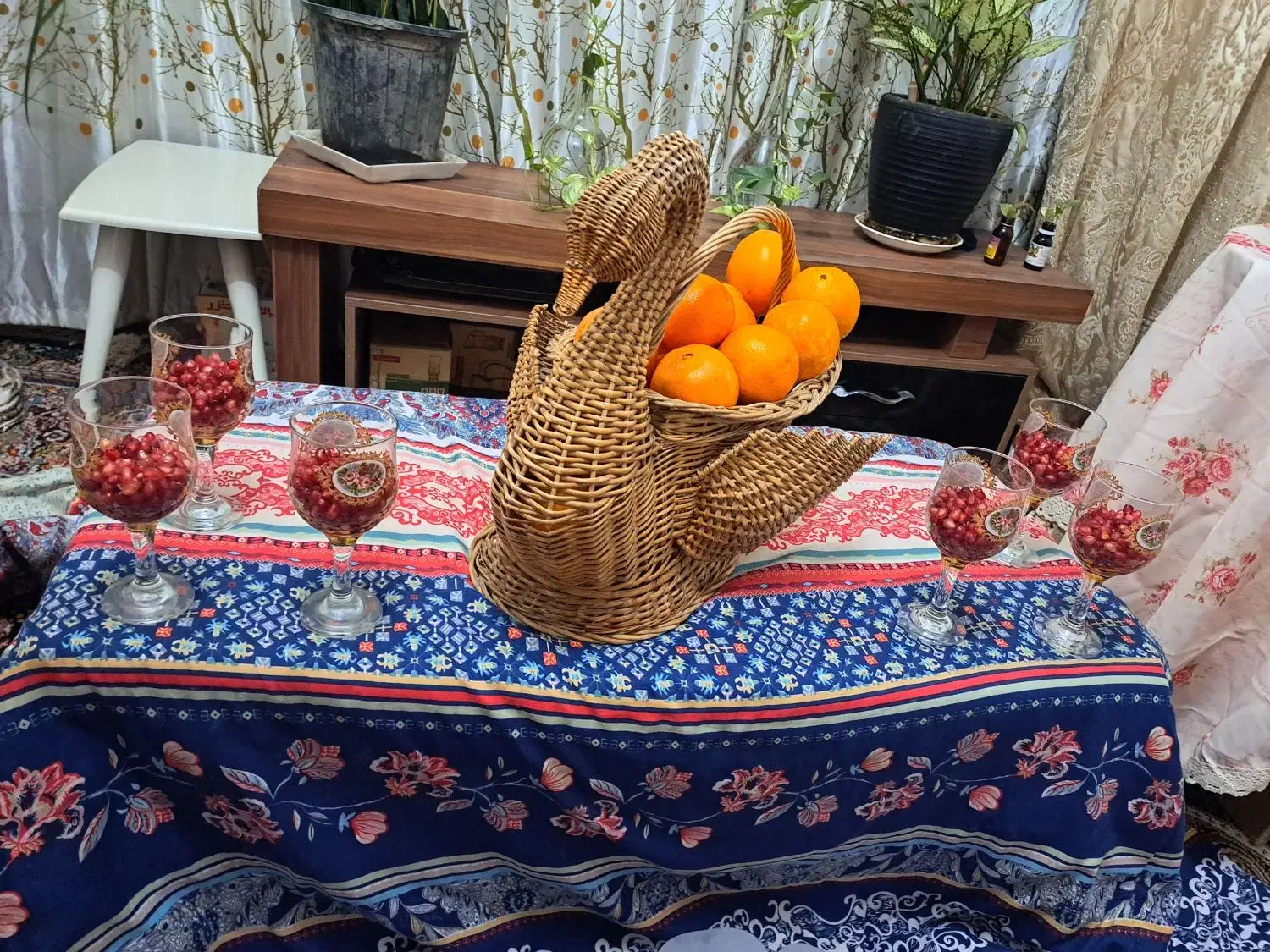 سبد میوه حصیر بافی مدل قو شب یلدایی|صنایع دستی و سایر لوازم تزئینی|مشهد, شیرودی|دیوار