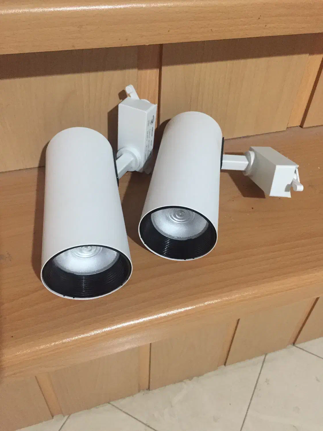 پروژکتور ریلی همراه با ریل|لامپ و چراغ|مشهد, دانشجو|دیوار