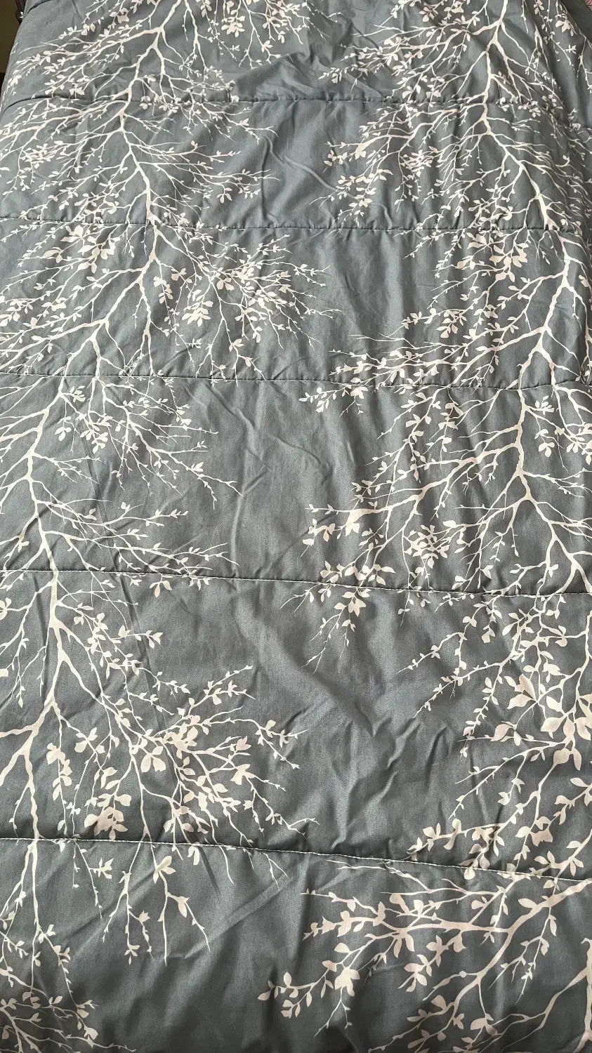 لحاف|رختخواب، بالش، پتو|خوی, |دیوار