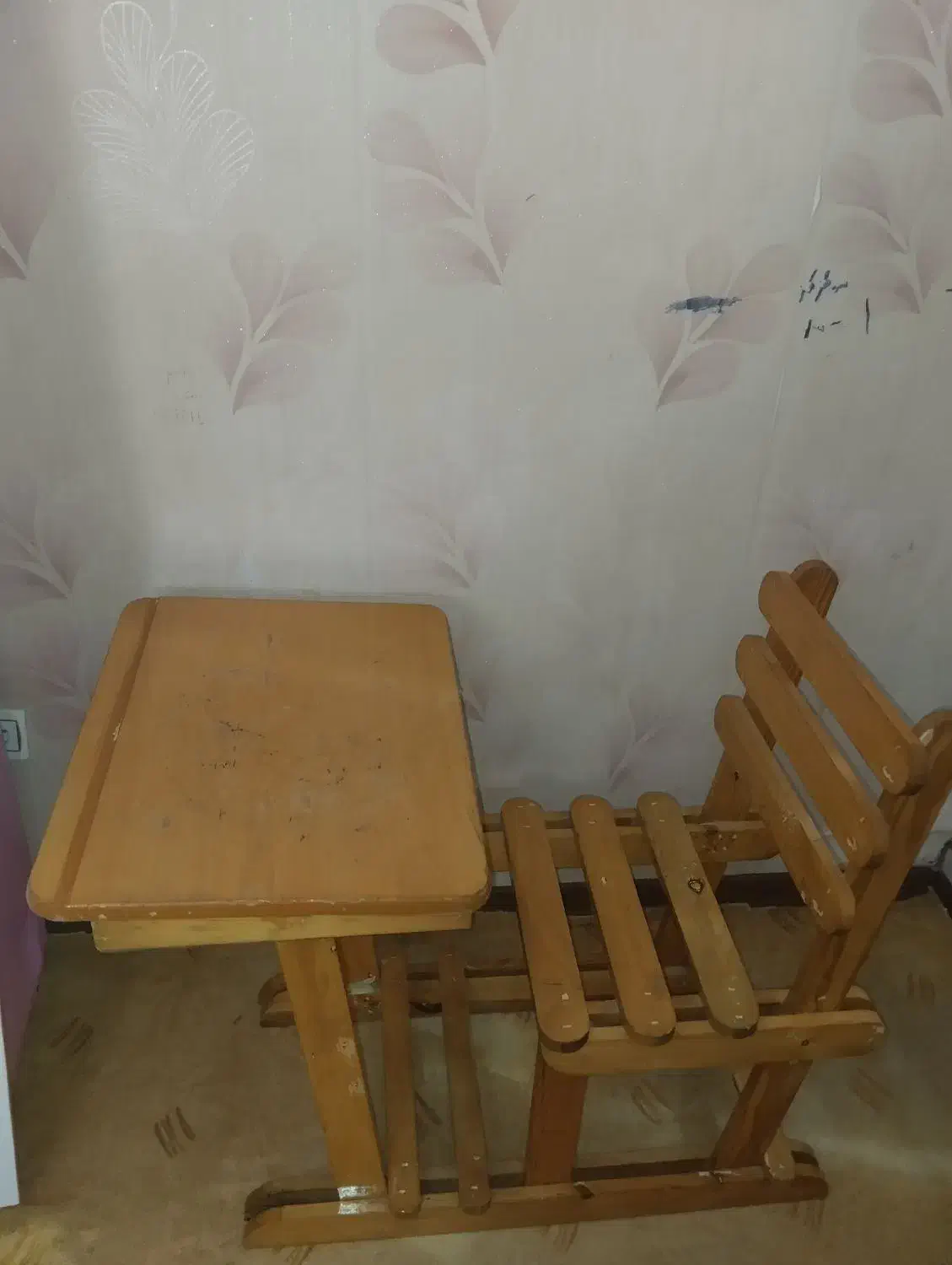 میز تحریر|میز تحریر و کامپیوتر|مشهد, چهاربرج|دیوار