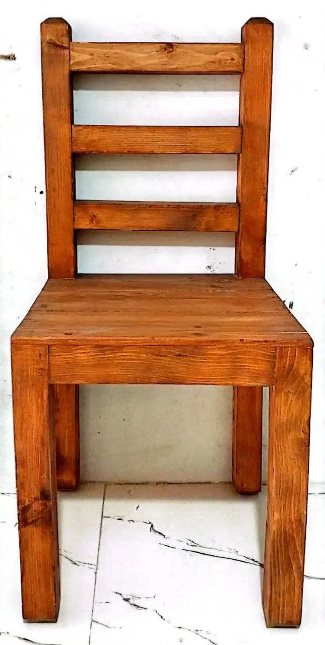 صندلی چوبی|صندلی و نیمکت|هشتگرد, طاووسیه|دیوار