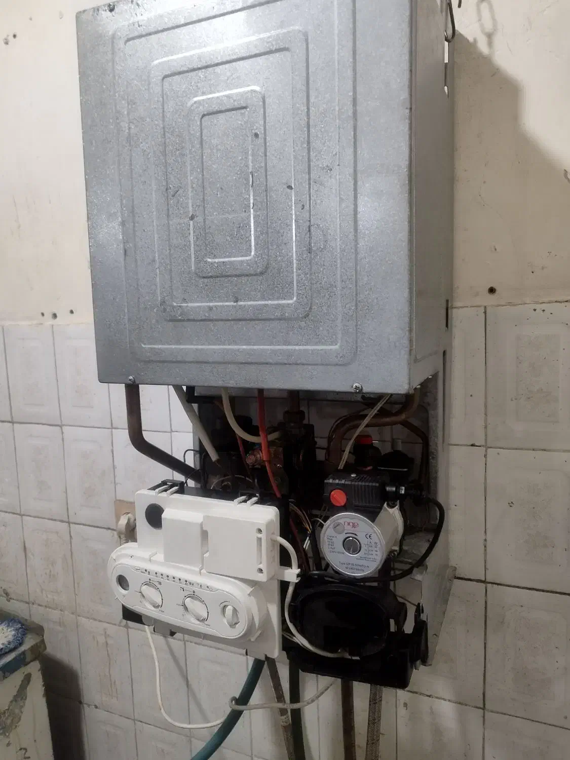 پکیج کارکرده ایران رادیاتور مدل M-28هزار|آبگرمکن، پکیج، شوفاژ|آران و بیدگل, |دیوار