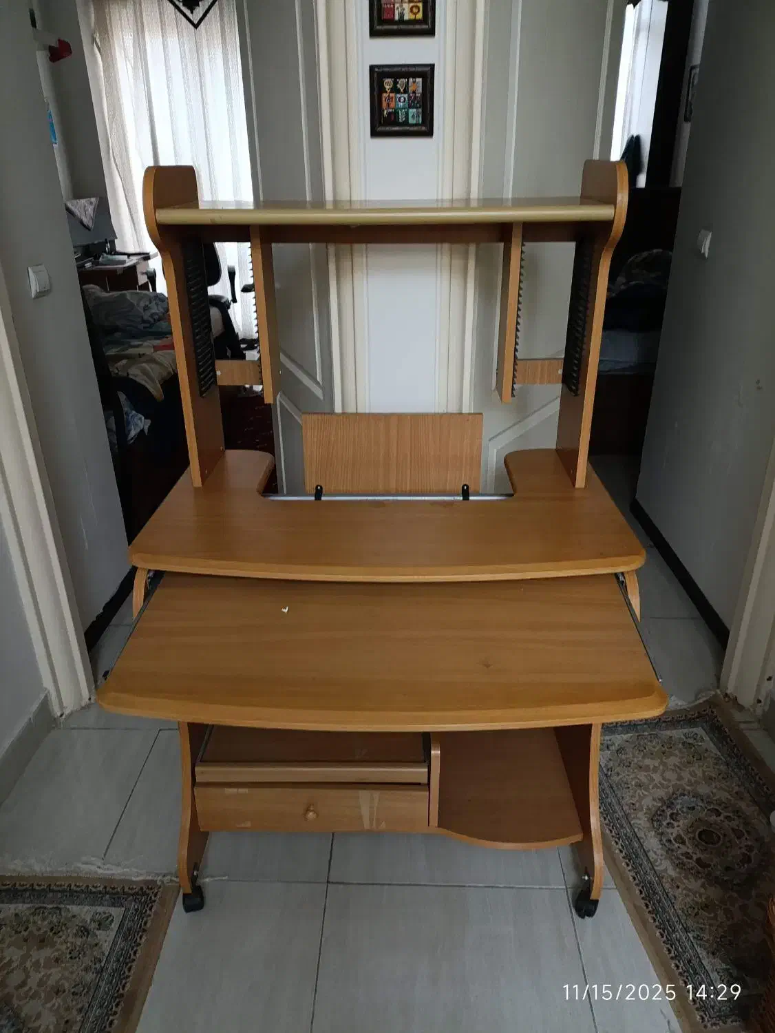 میز کامپیوتر حرفه ای چرخ دار|میز تحریر و کامپیوتر|رودهن, |دیوار