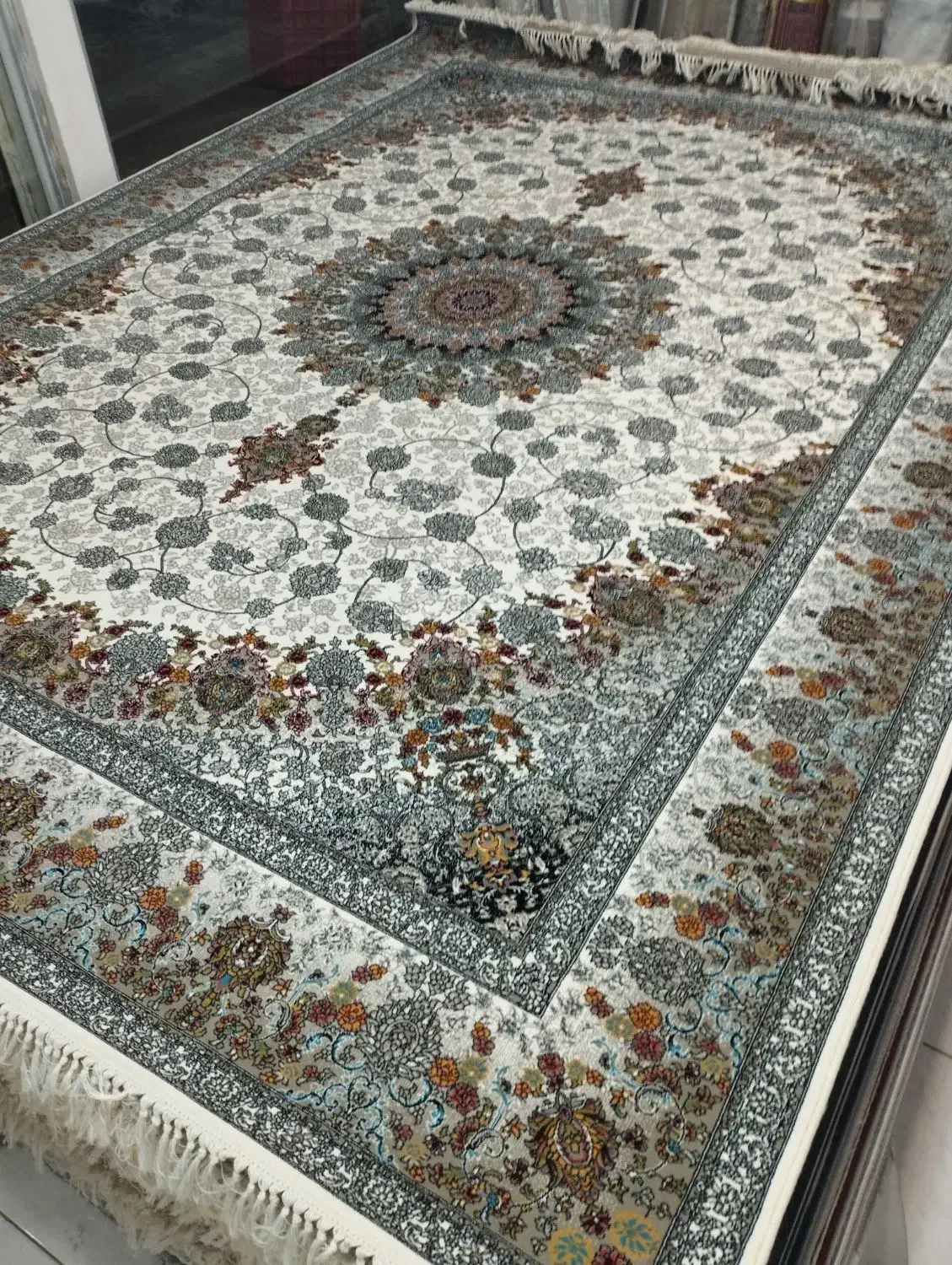 فرش بیسان کرم ۷۰۰شانه ضخیم اکرولیک ۱۲و۹و۶متری|فرش|قم, باجک دو|دیوار