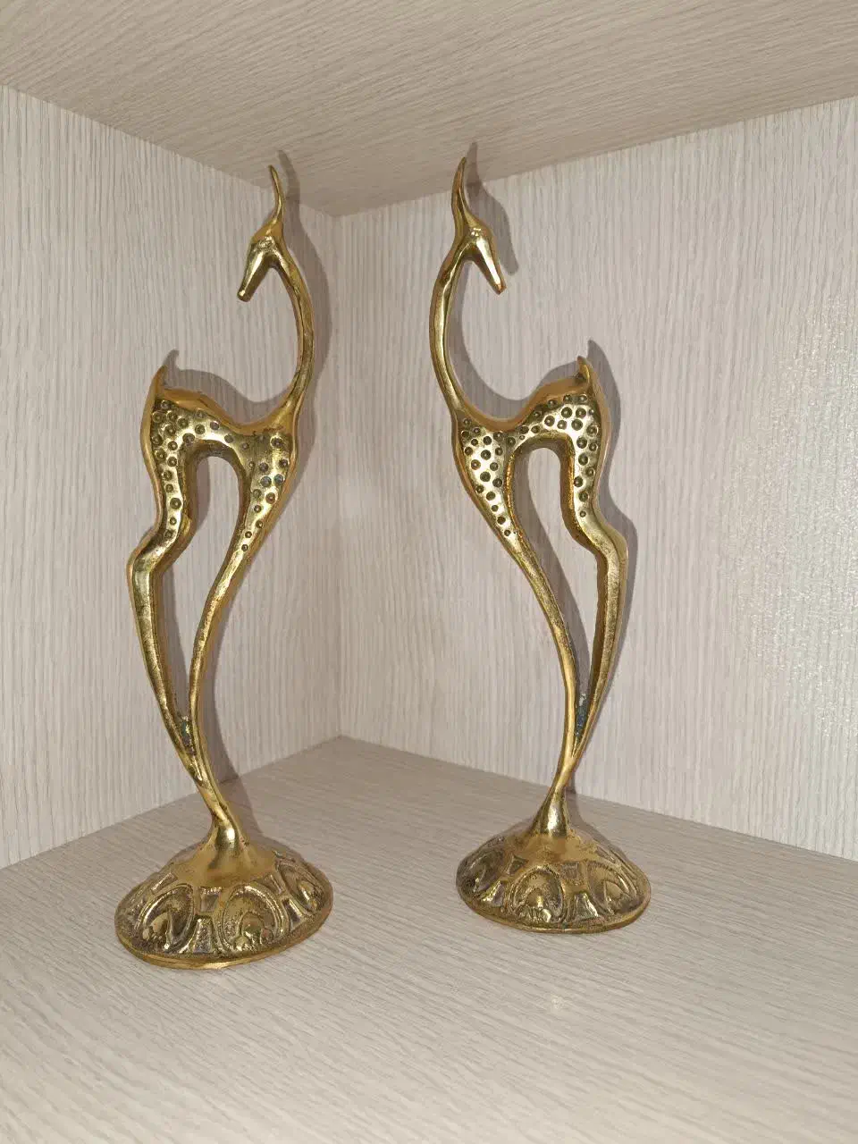 غزال برنجی|مجسمه، تندیس، ماکت|الیگودرز, |دیوار