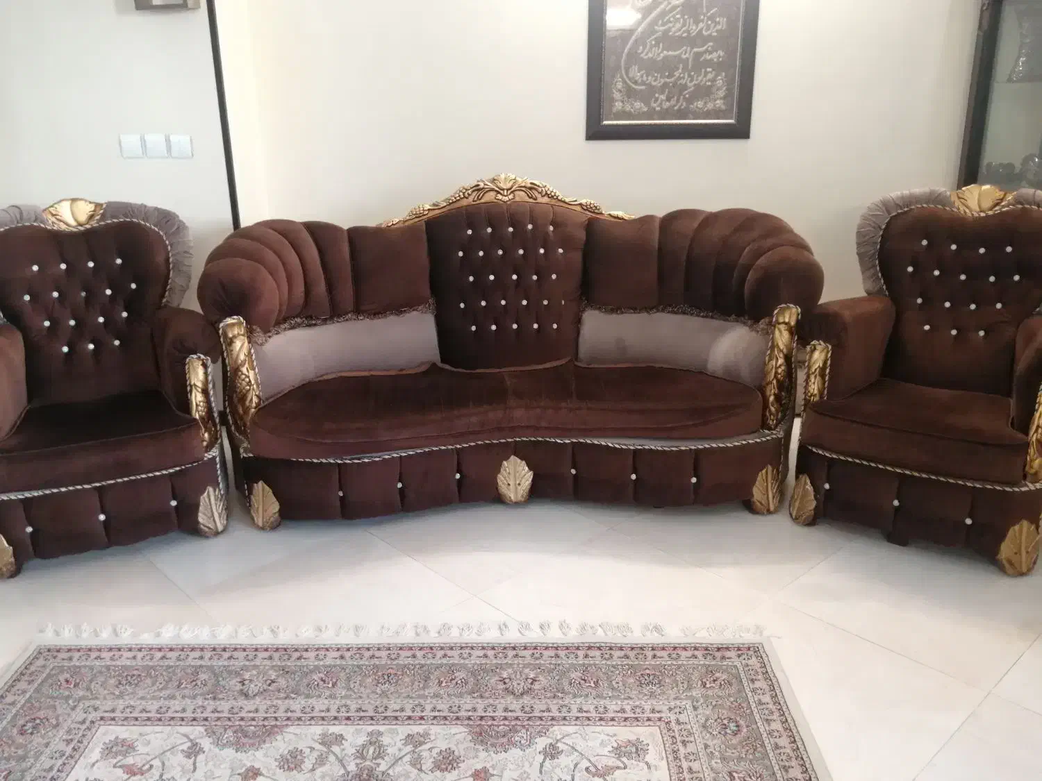مبل نیمه سلطنتی در حد نو|مبلمان خانگی و میز عسلی|اصفهان, خواجه عمید|دیوار