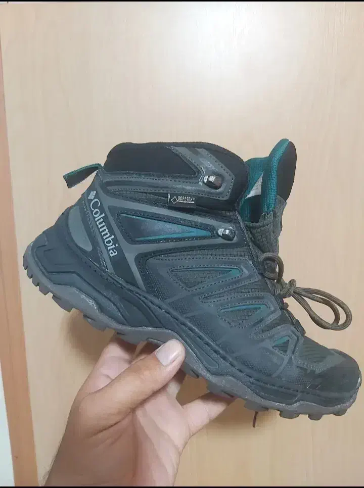 اسپورت columbia صفر10جفت|کیف، کفش، کمربند|سهند, |دیوار