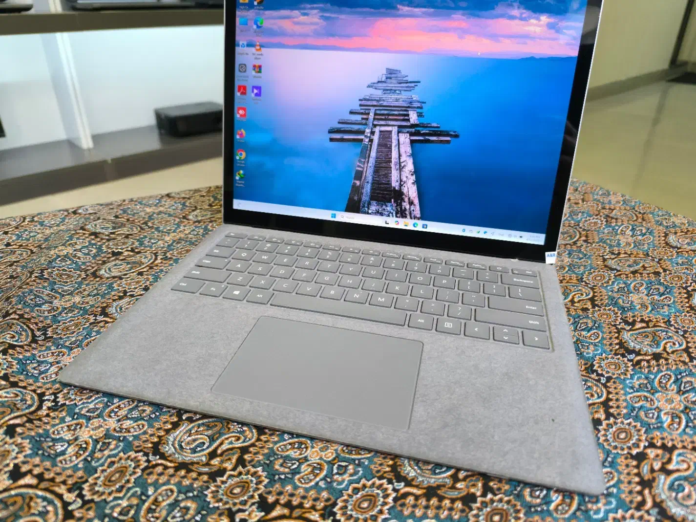 لپ تاپ حرفه ای تاچ برند مایکروسافت پردازنده RYZEN|رایانه همراه|تهران, میدان ولیعصر|دیوار