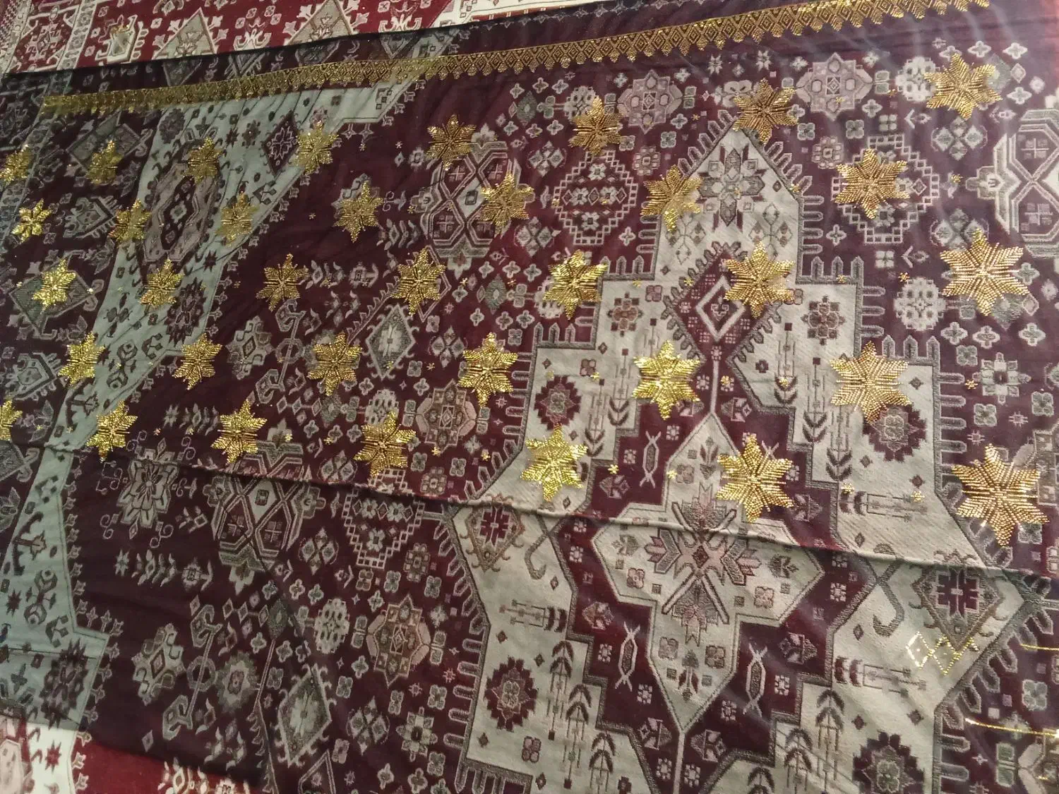 جلبیل|لباس|فین, |دیوار