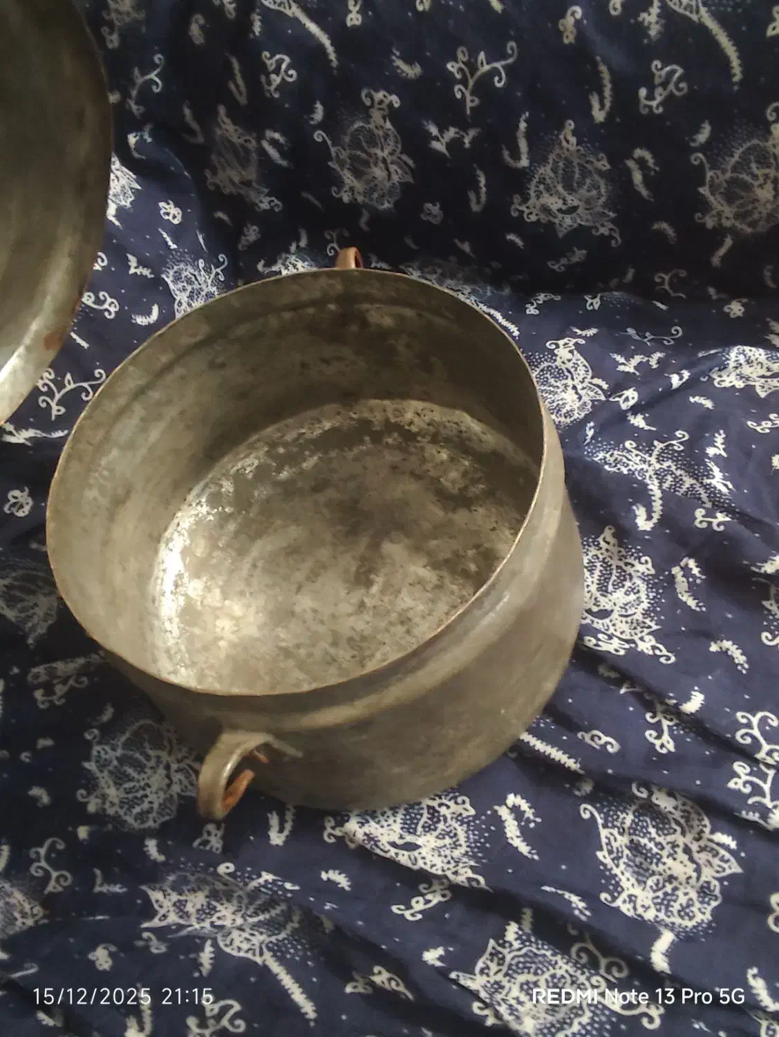 ظرف مسی قدیمی واصل|کلکسیون اشیاء عتیقه|اندیشه, اندیشه فاز ۵|دیوار