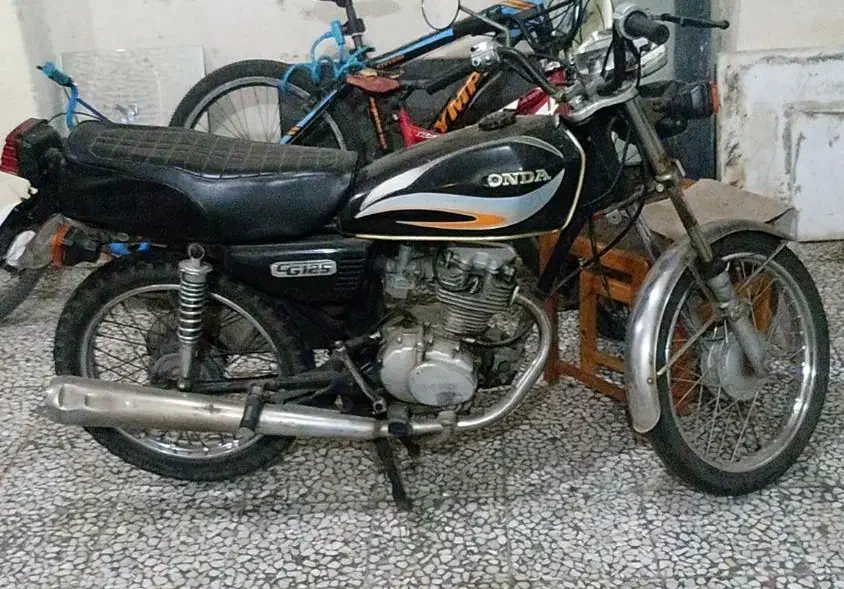 هوندا ۱۲۵|موتورسیکلت|آستانه اشرفیه, |دیوار